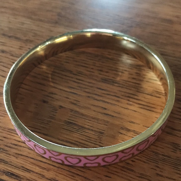 Pretty pink heart bangle - Picture 2 of 4
